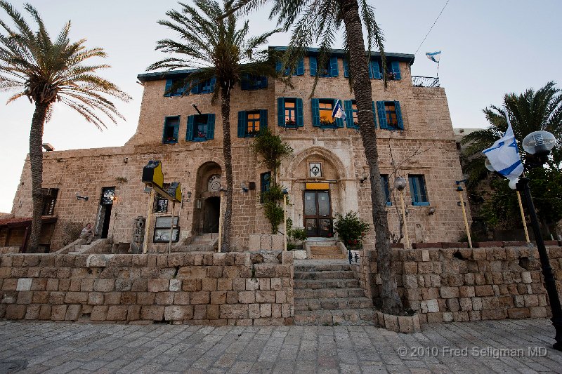 20100415_184030 D3.jpg - Building on central square, Old Jaffa